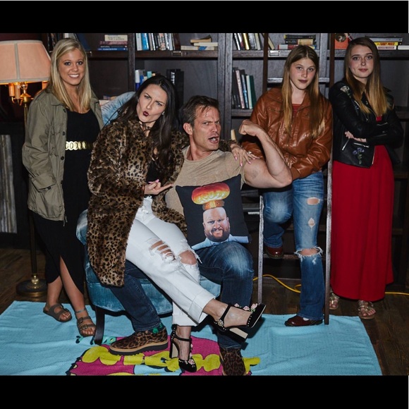 Meet your Posher, Jenny - Picture 1 of 5